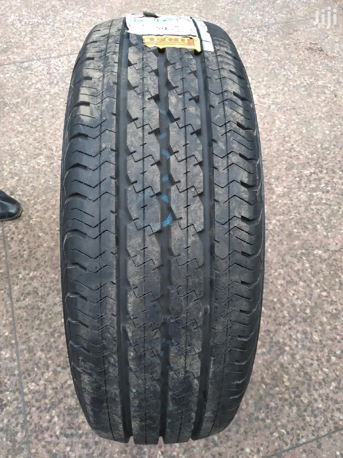 Pirelli Tires Sizes 225/70R15 Chrono.