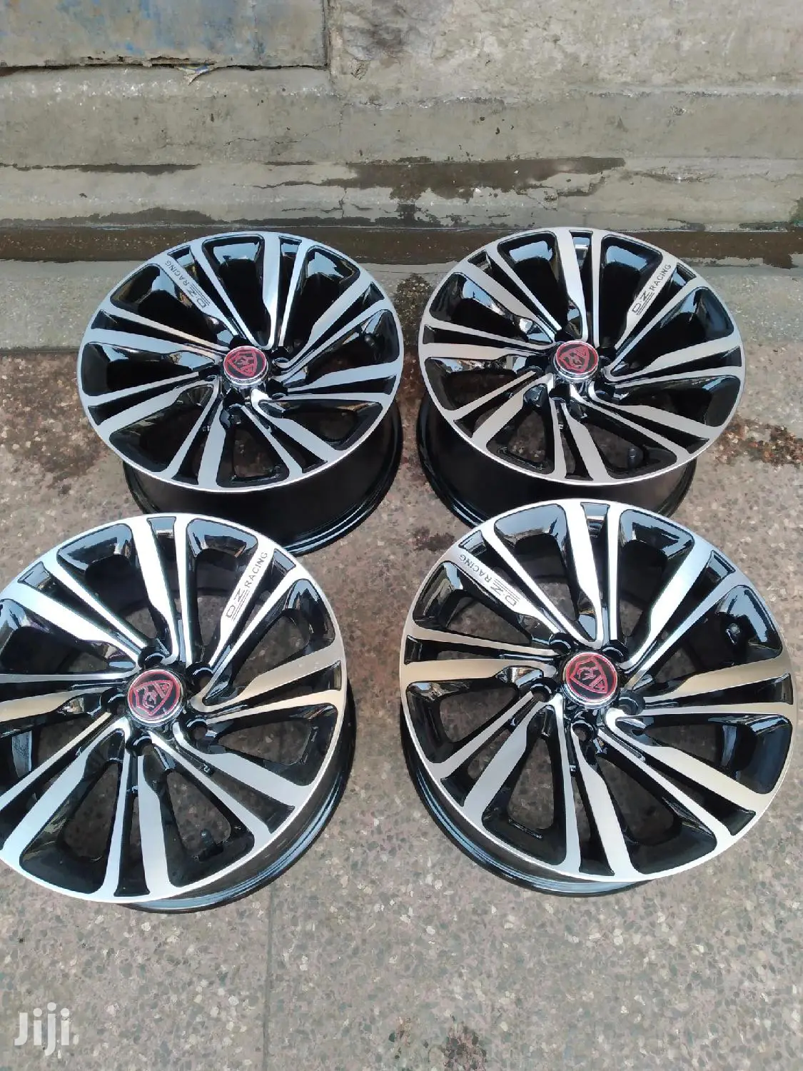 Alloy Rims Set Size 15 Inch 5 Holes.