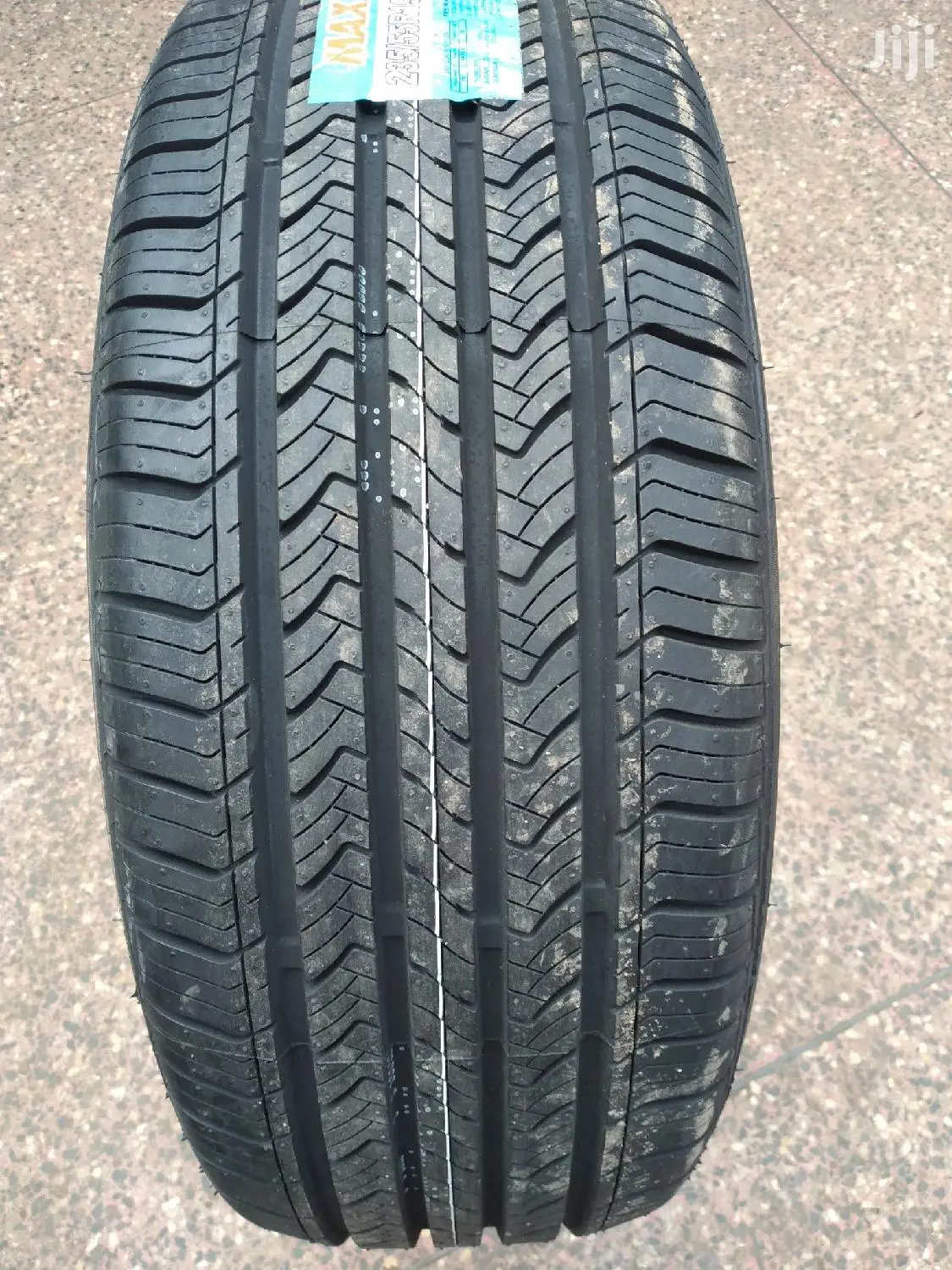 Maxxis Tires Sizes 235/55r19 Made in Thailand.