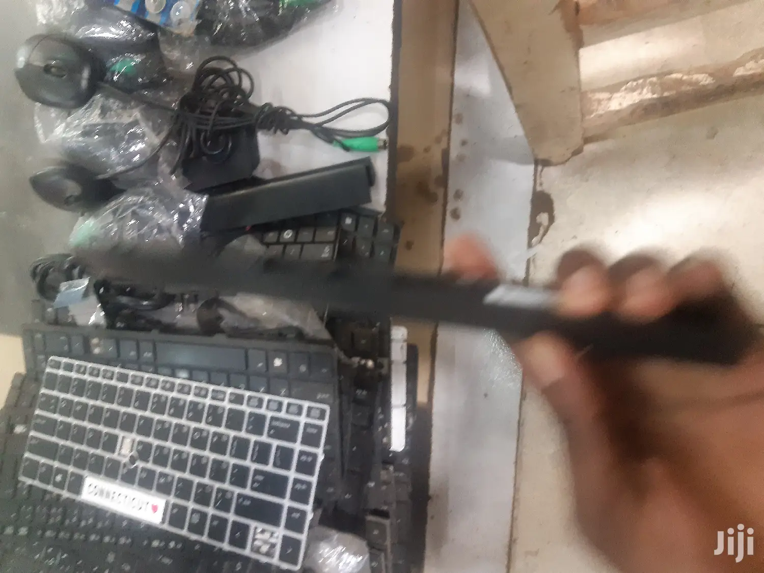 Laptops Battrey Available Cbd We Deliver