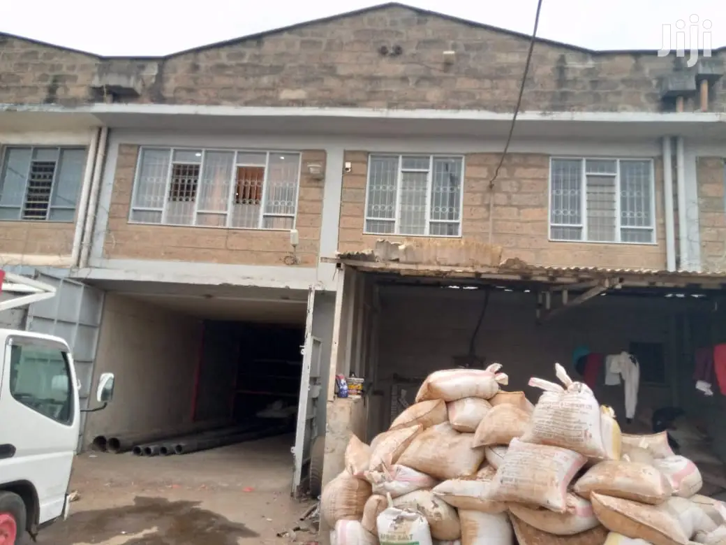Godown for Sale 3900sqft With Offices and Washrooms