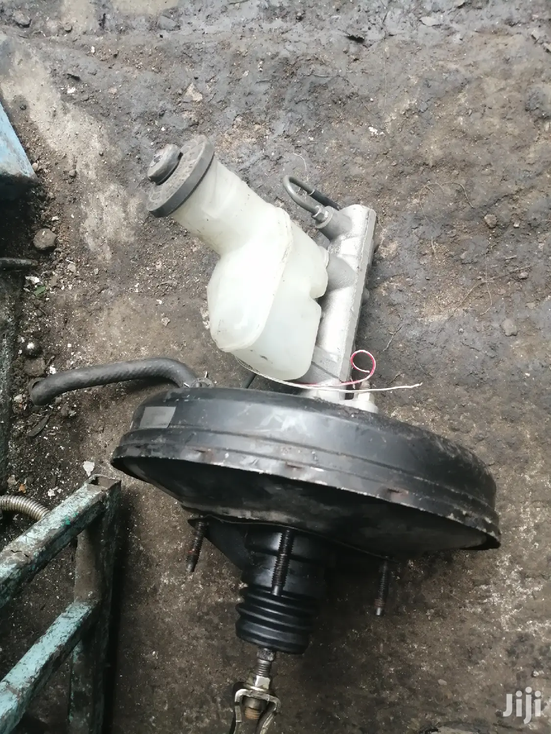 Toyota Premio/Old Model/Nyoka Brake Booster/Master Cylinder.