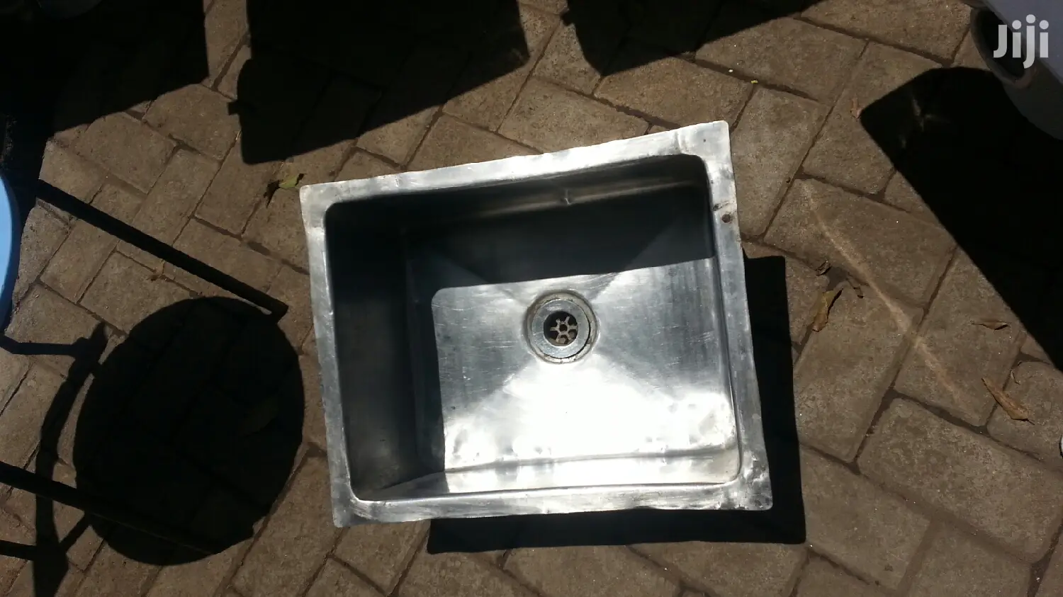 Heavy-duty Stainless Sinks