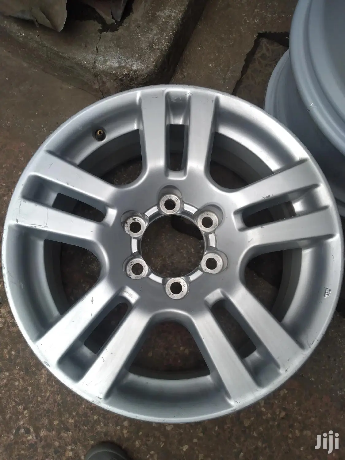 Original Rim Size 18 Inch for Landcruiser Prado.