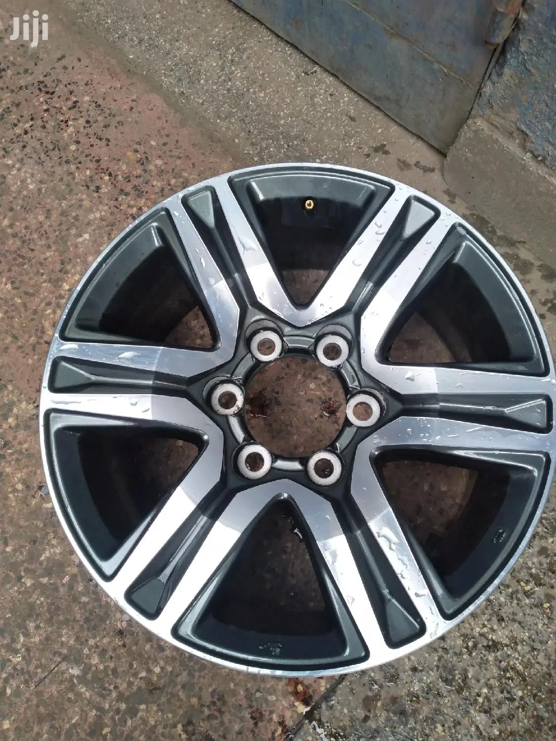 Original Rim Size 17 Inch for Toyota Fortuna New Model.