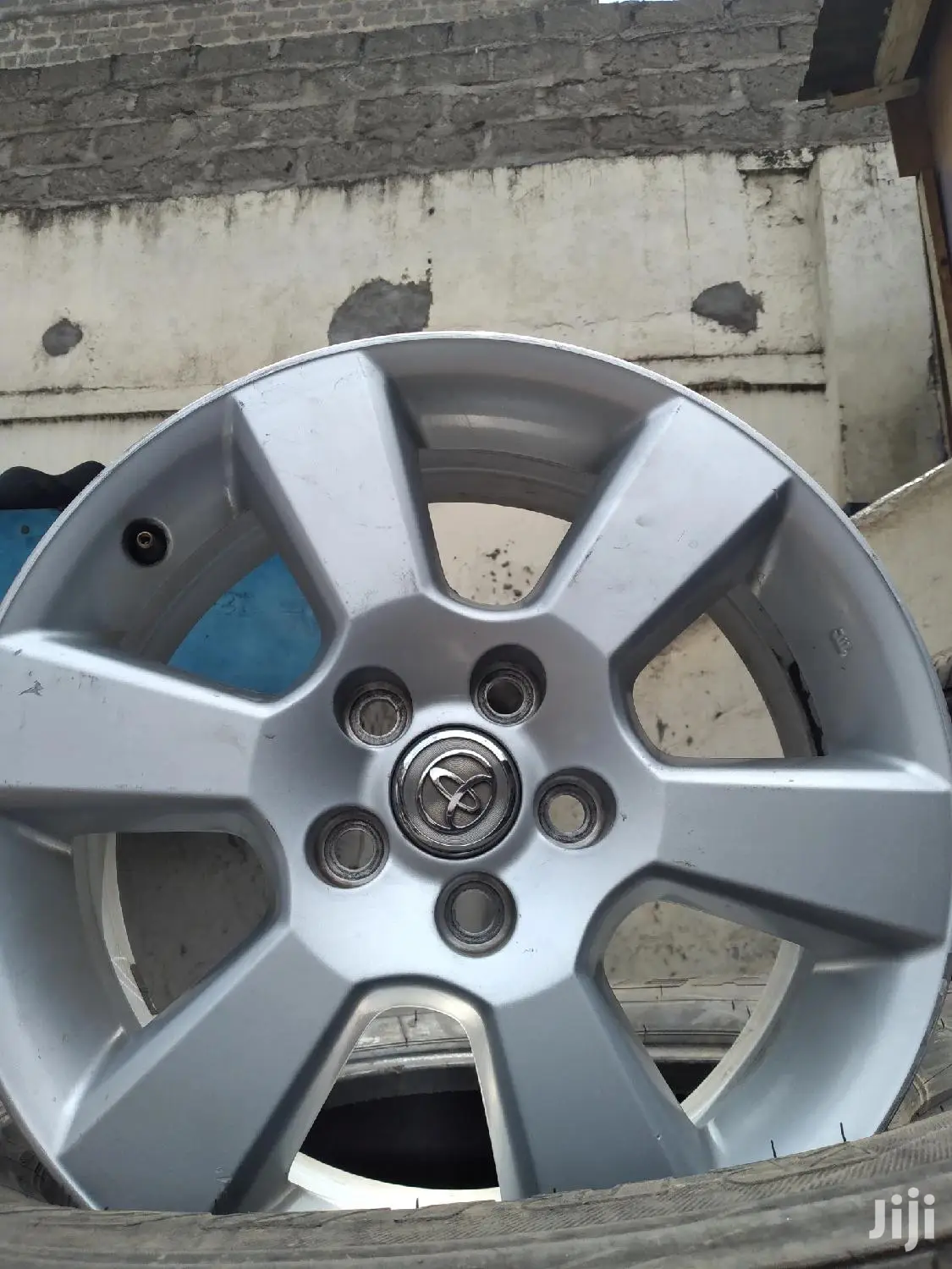 Original Rim for Toyota Harrier Size 17 Inch.