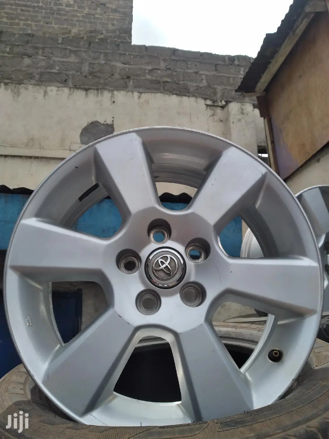 Original Rim for Toyota Harrier Size 17 Inch.