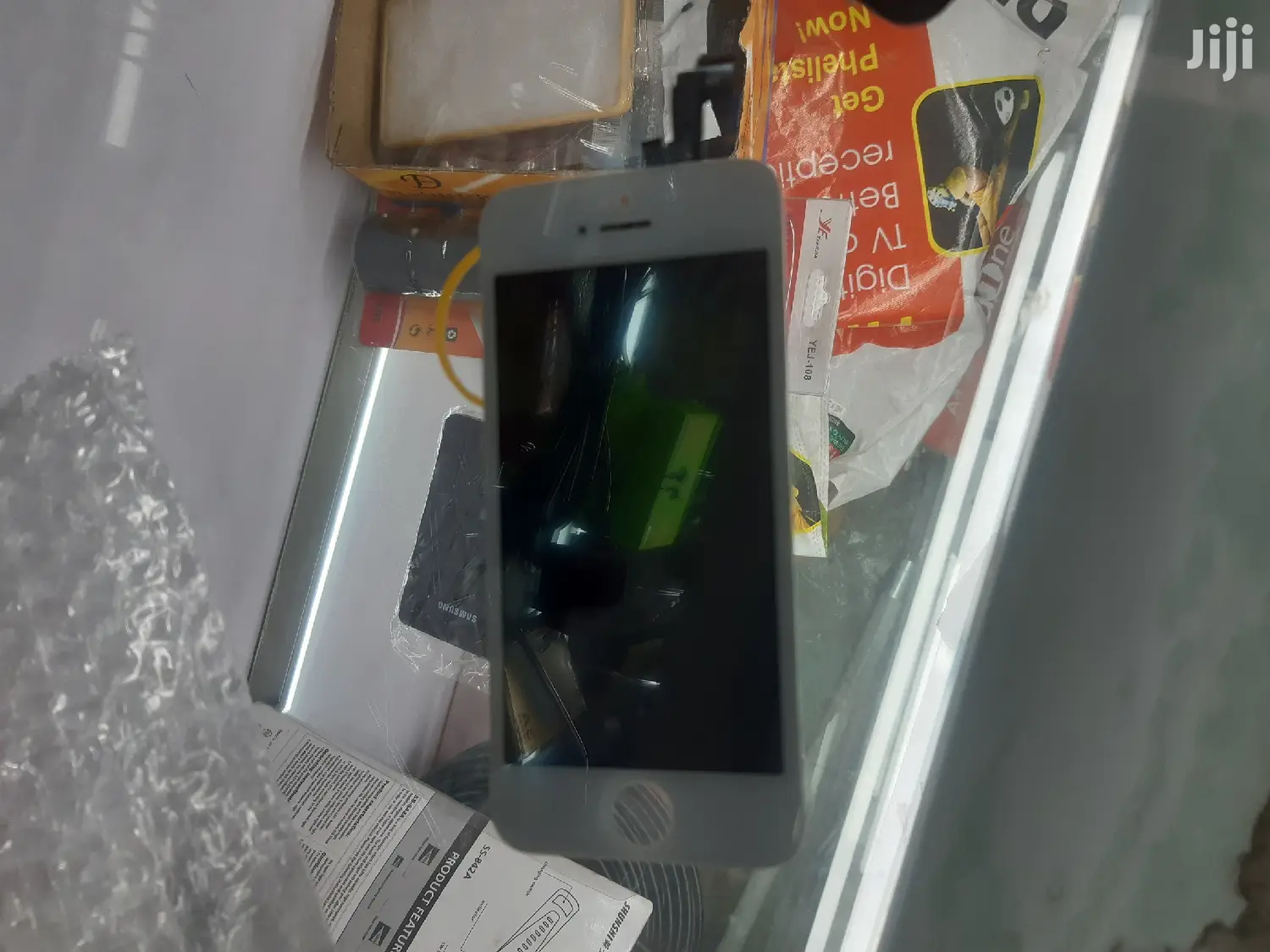 iPhones 5,6,7,8,X Screens Available