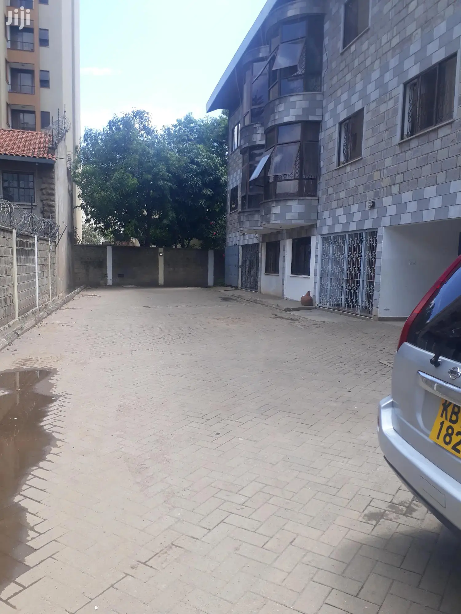 Spacious Bedsitter In Kilimani
