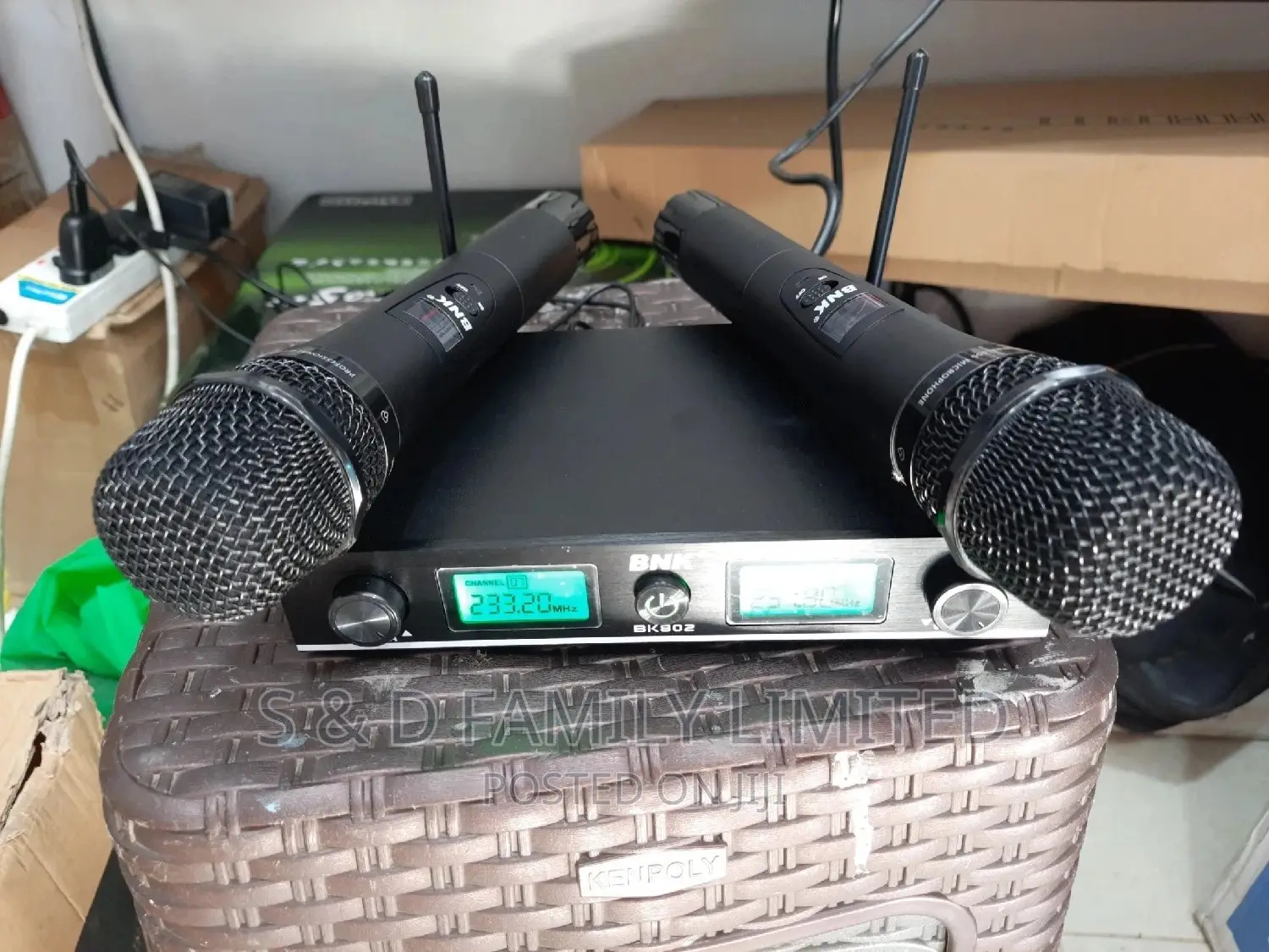 BNK 802 Wireless Microphone