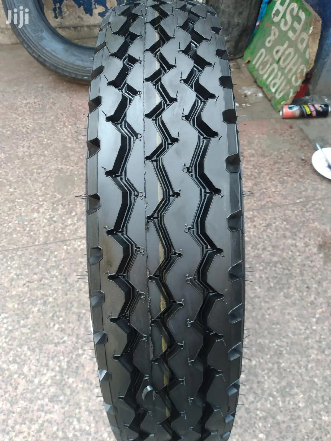 Yana Tires Sizes 7.00 R 16 12ply Tubeless.