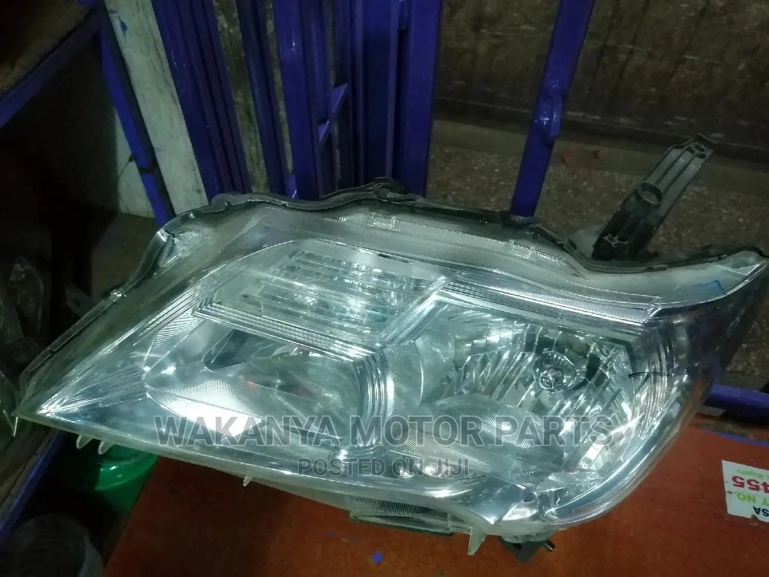 Nissan Serena Fc26/2011/2014 Non Zenon Headlamps. Ex Japan