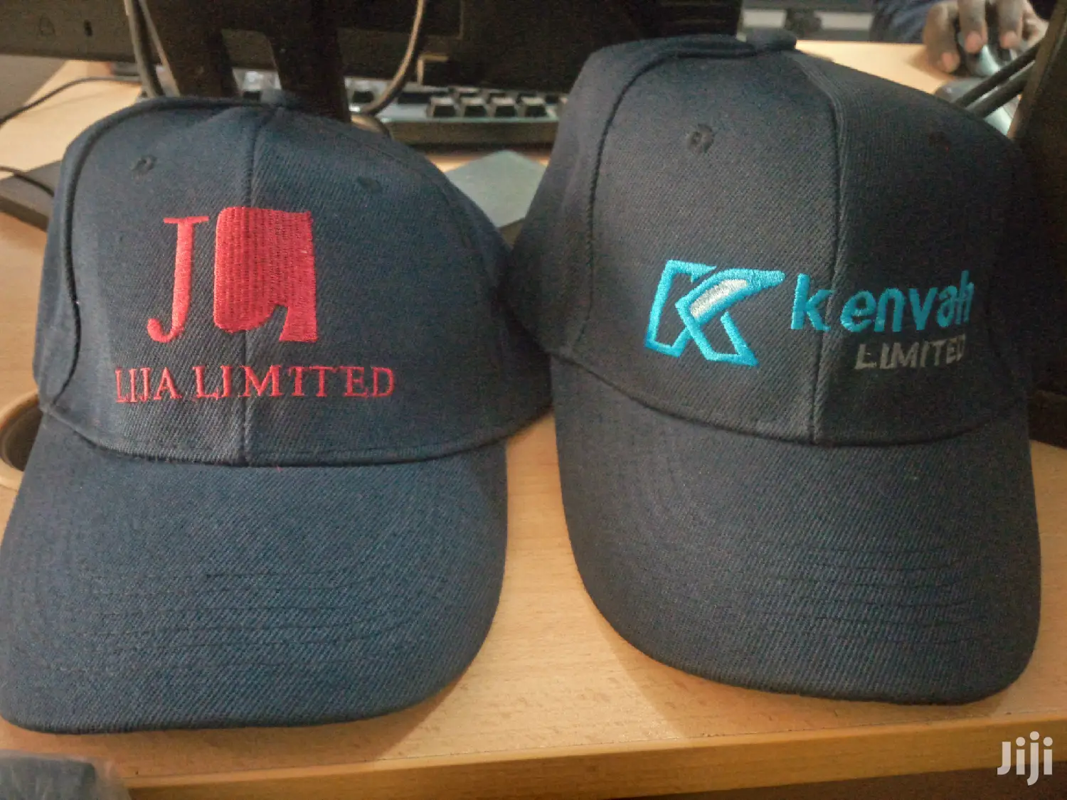 Full Color Embroidery Of Caps And Tshirts