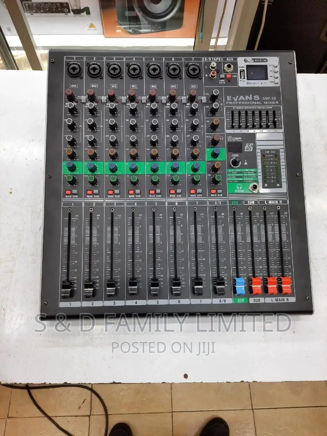 Evans 9 Channels Powered Mixer