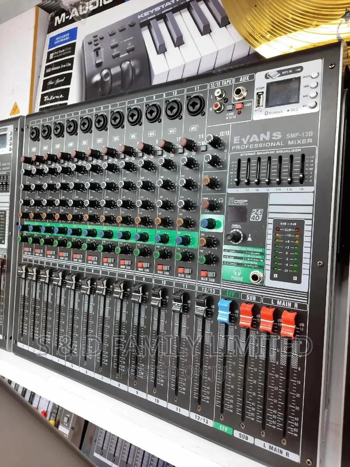 Evans 13 Channels Powered Mixer