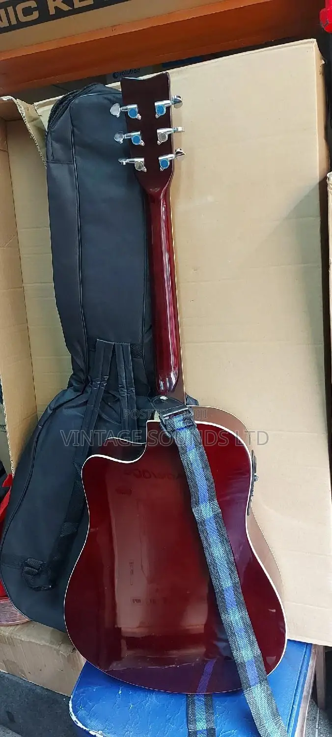 41 Fender Semi Acoustic Box Guitar