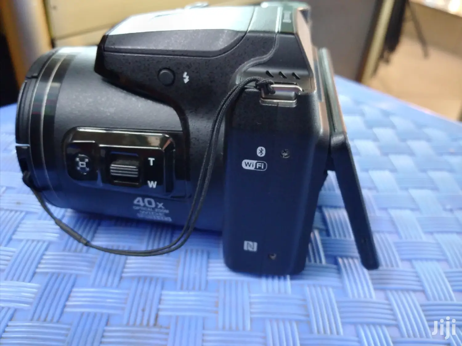 Nikon B500