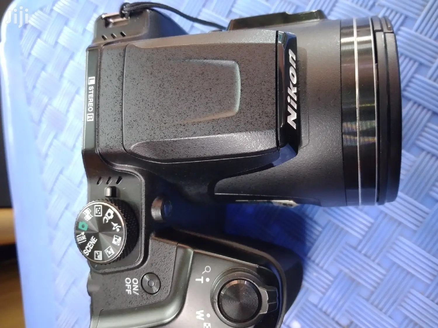 Nikon B500