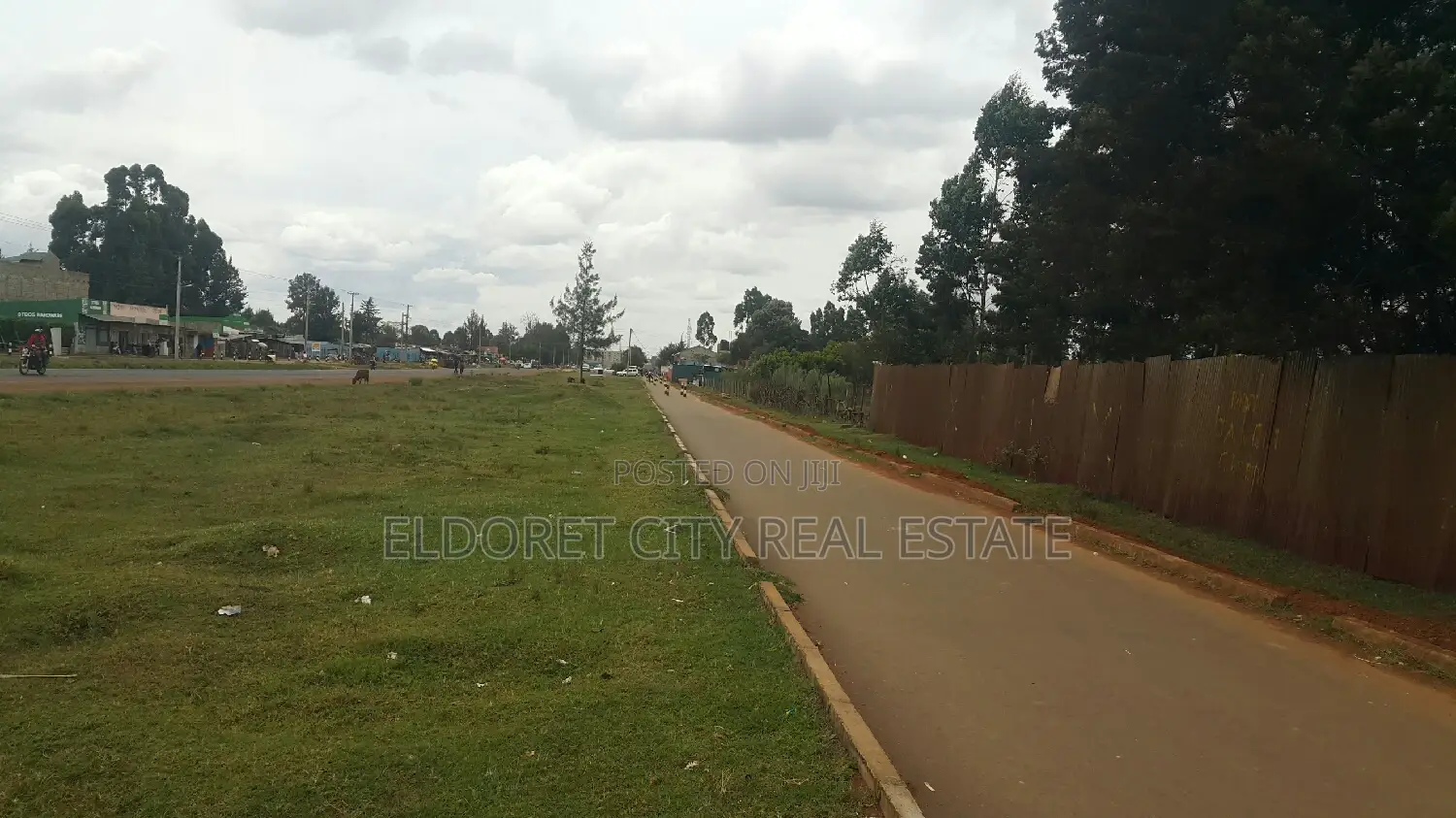1 Acre in Racecourse Kapsabet Highway Touching Tarmac
