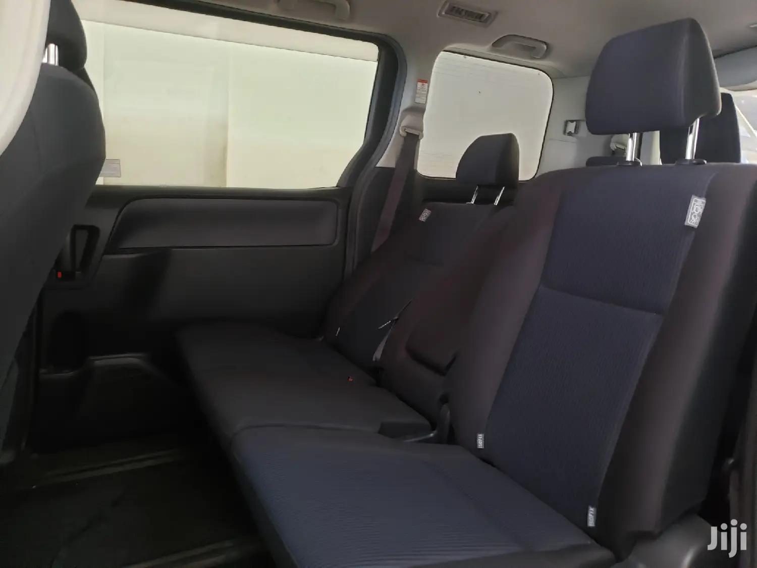 Toyota Noah 2015 Gold