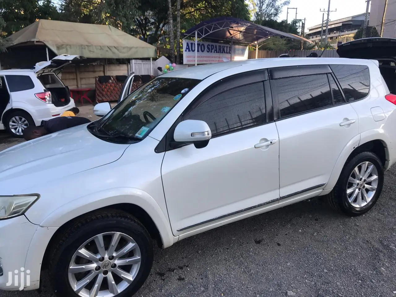 Toyota Vanguard Rav4 Available for Car Hire/Car Rental