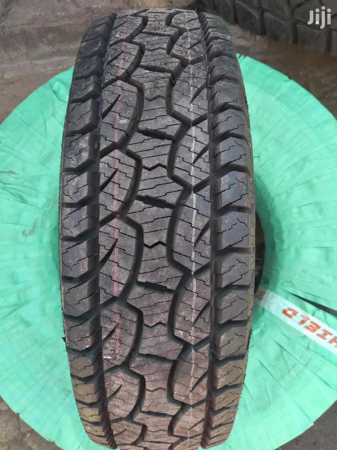 Summit Tires Sizes 225/75r15 A/T for Pick-Ups