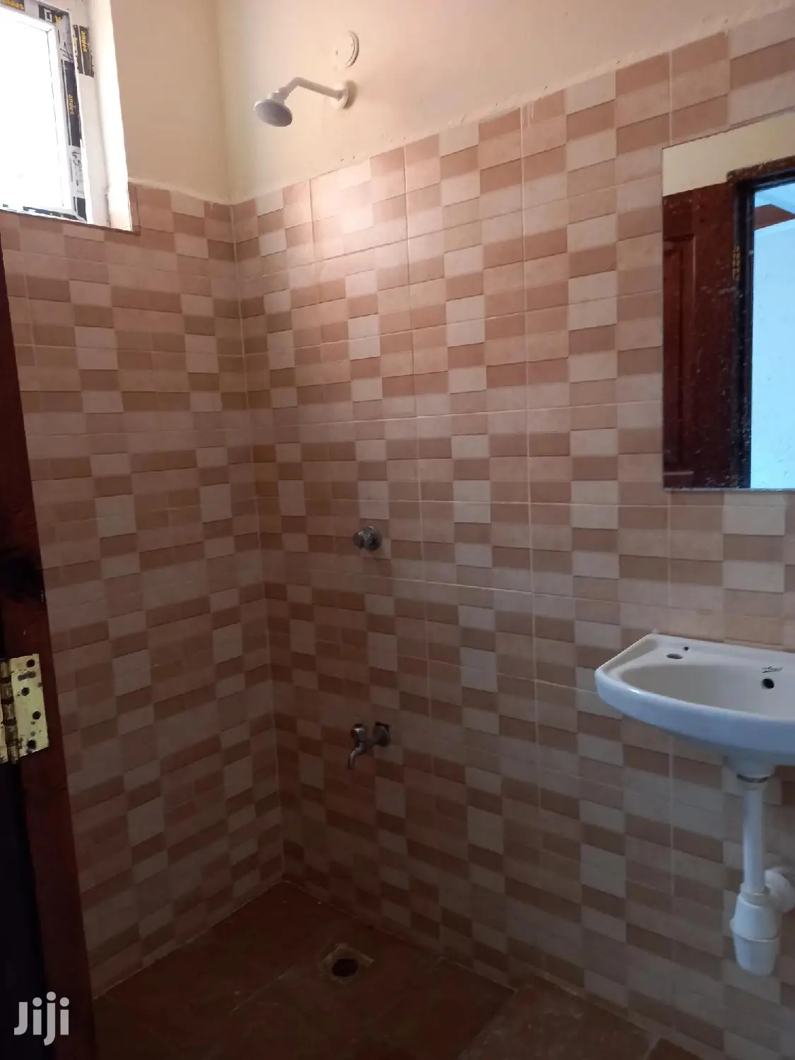 To Let 3 Bedrooms Flats Mtwapa