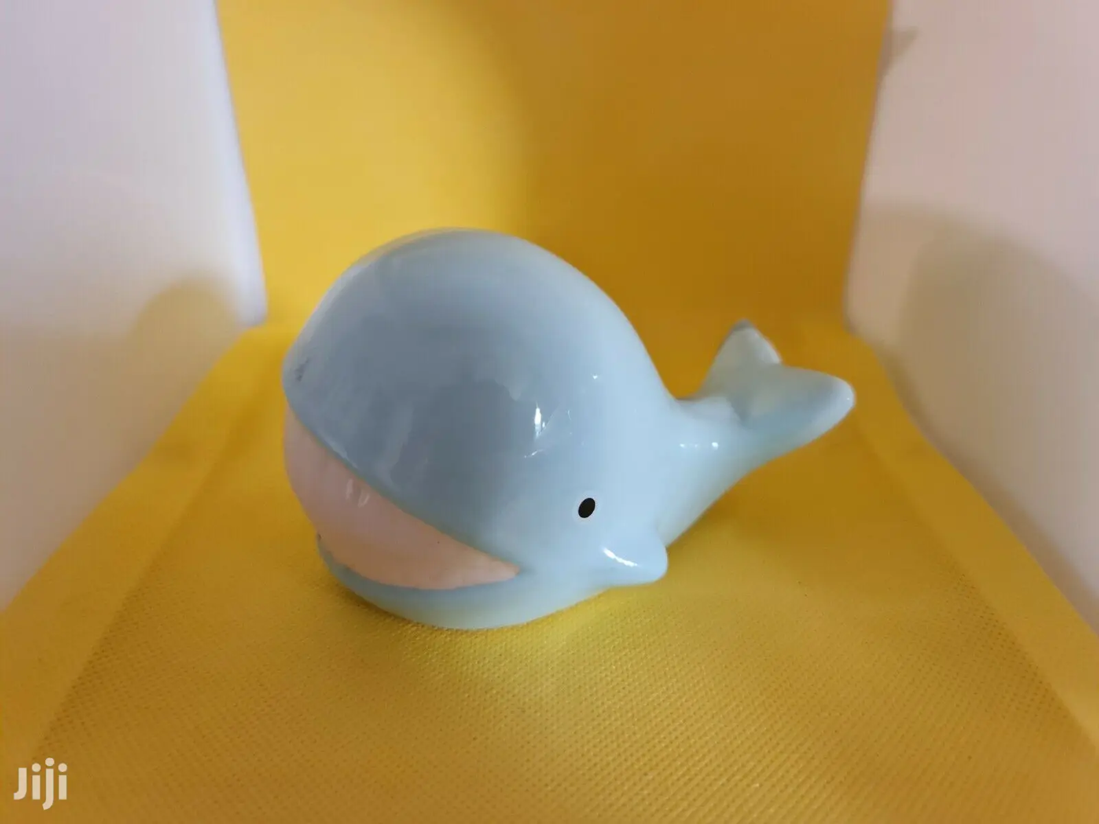 Uk-Ceramic Whales Bathroom Ornaments