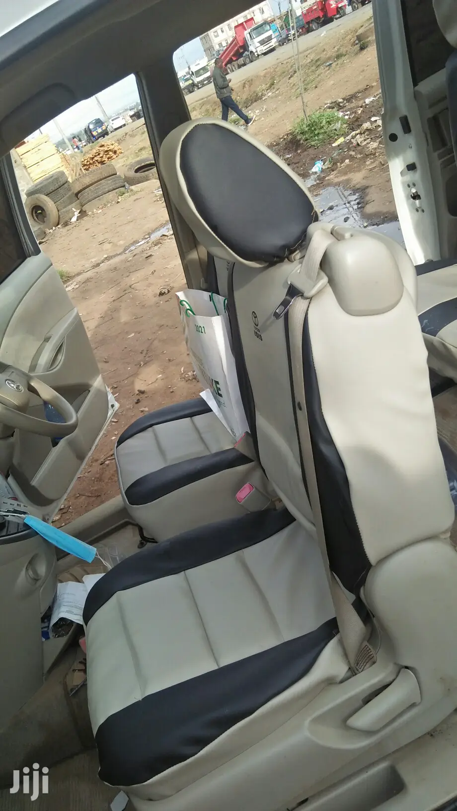 Toyota Isis Car Seat Covers