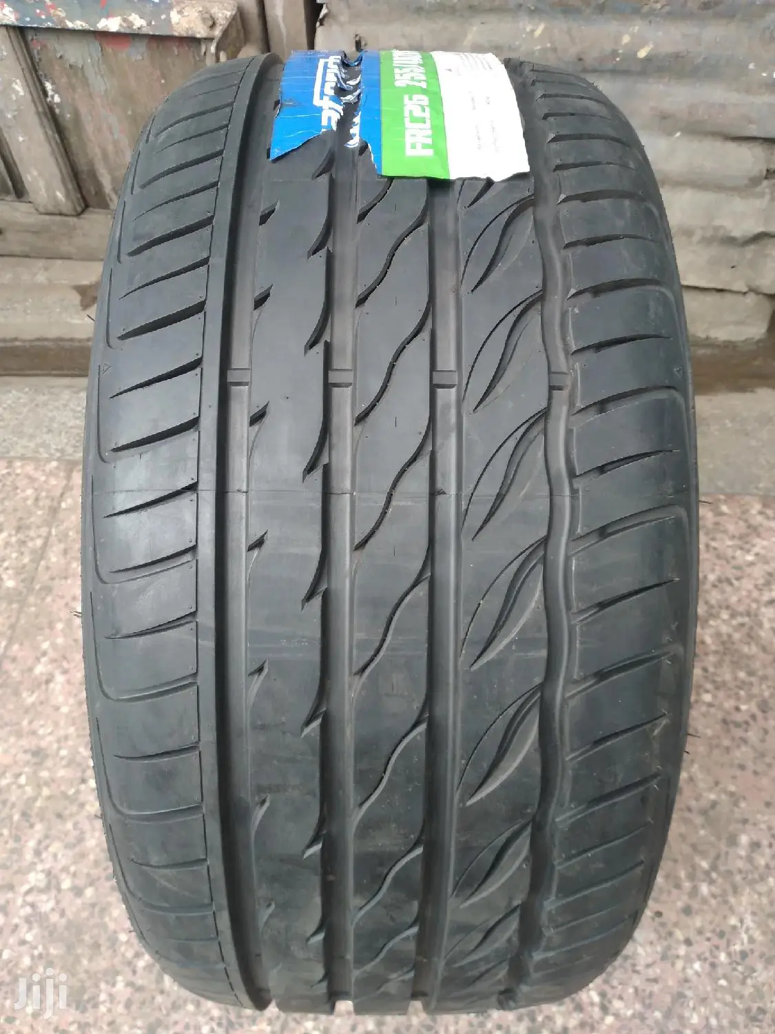 Saferich Low Profile Tires Sizes 255/40r18 H/T.