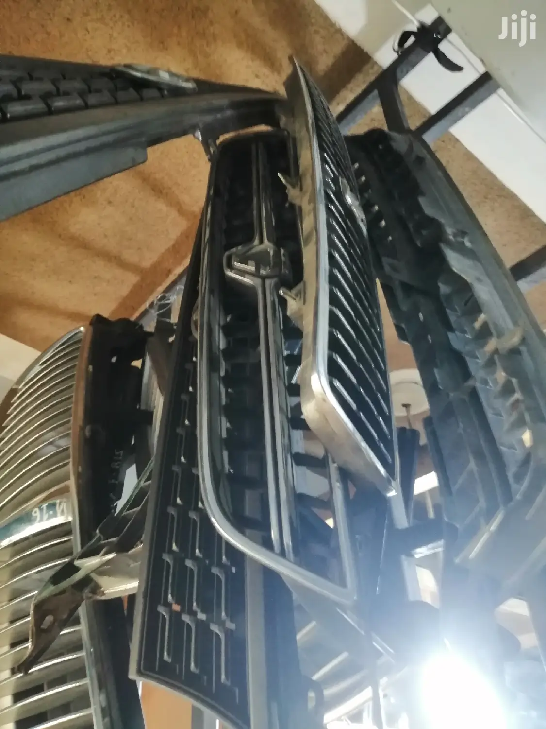 Toyota 100, Toyota 110, Toyota 102 Grills.