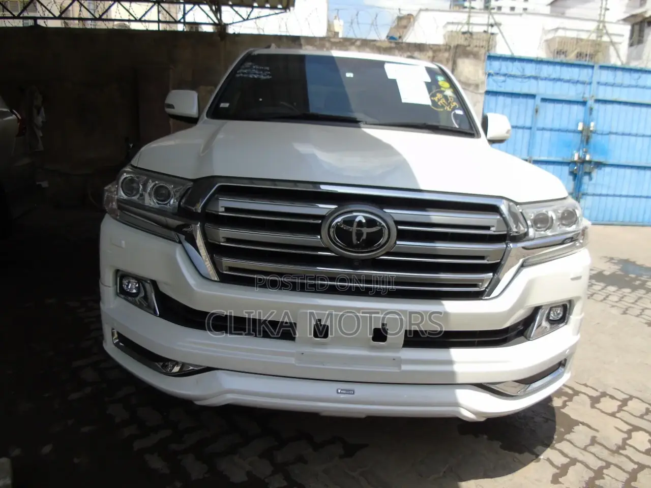 Toyota Land Cruiser 2016 White