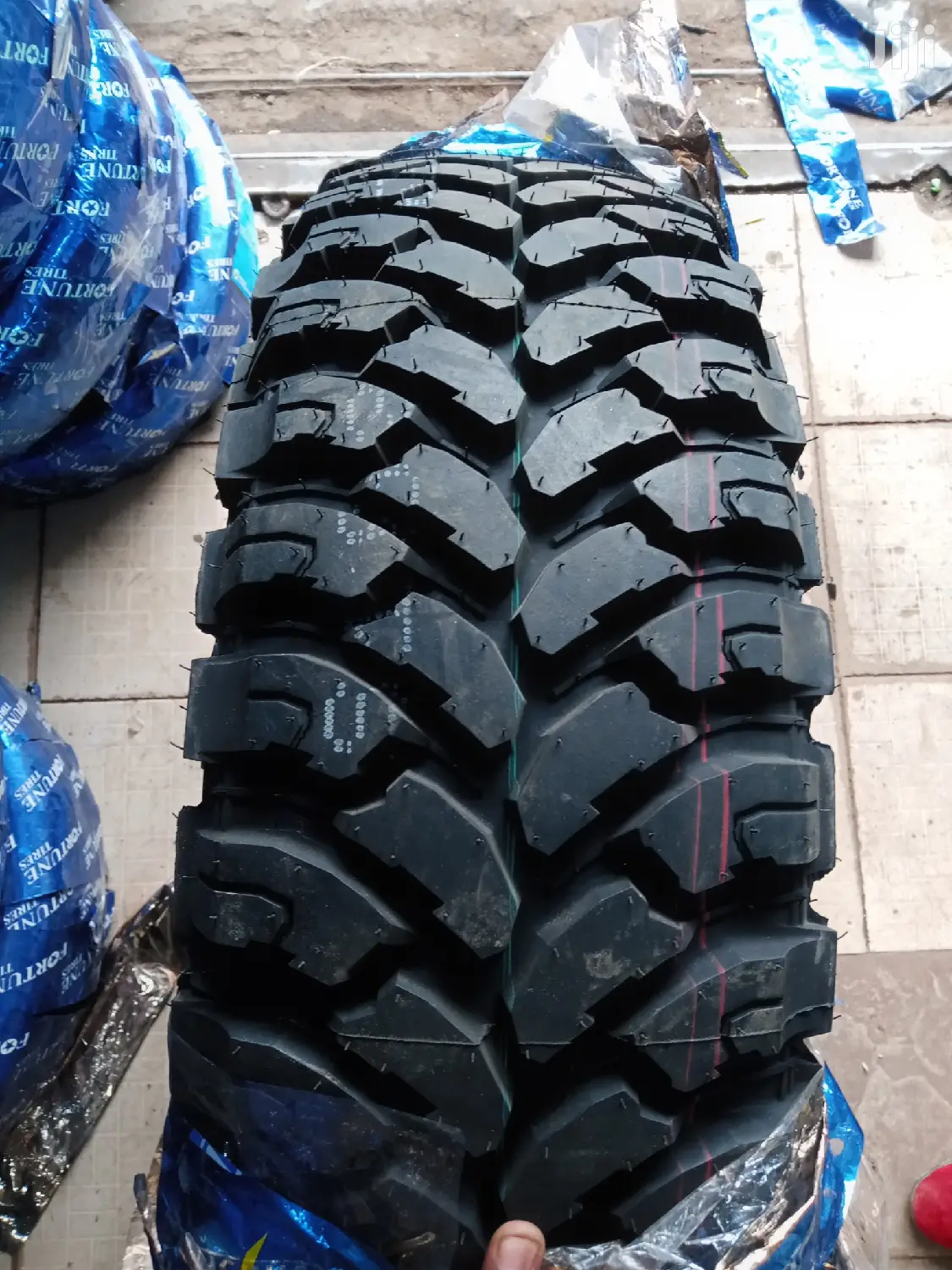 265/75r16 LT Comforser CF3000