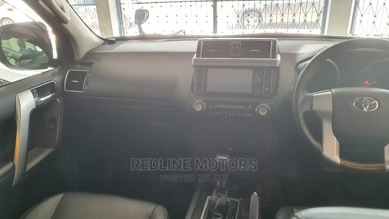 Toyota Land Cruiser Prado 2016 Black