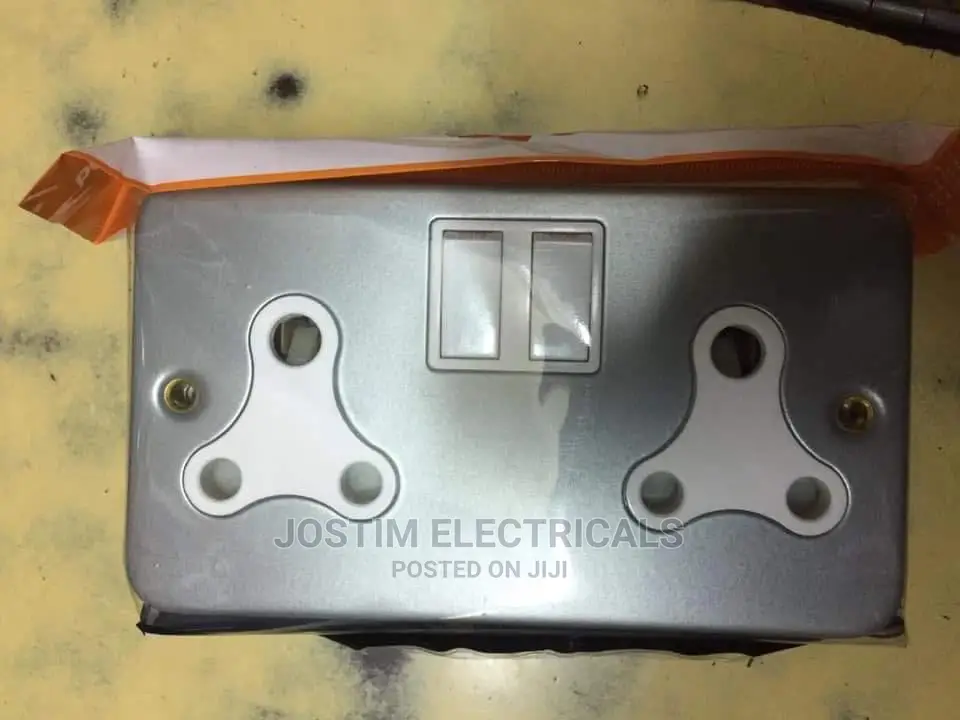 Mettalic Twin Socket