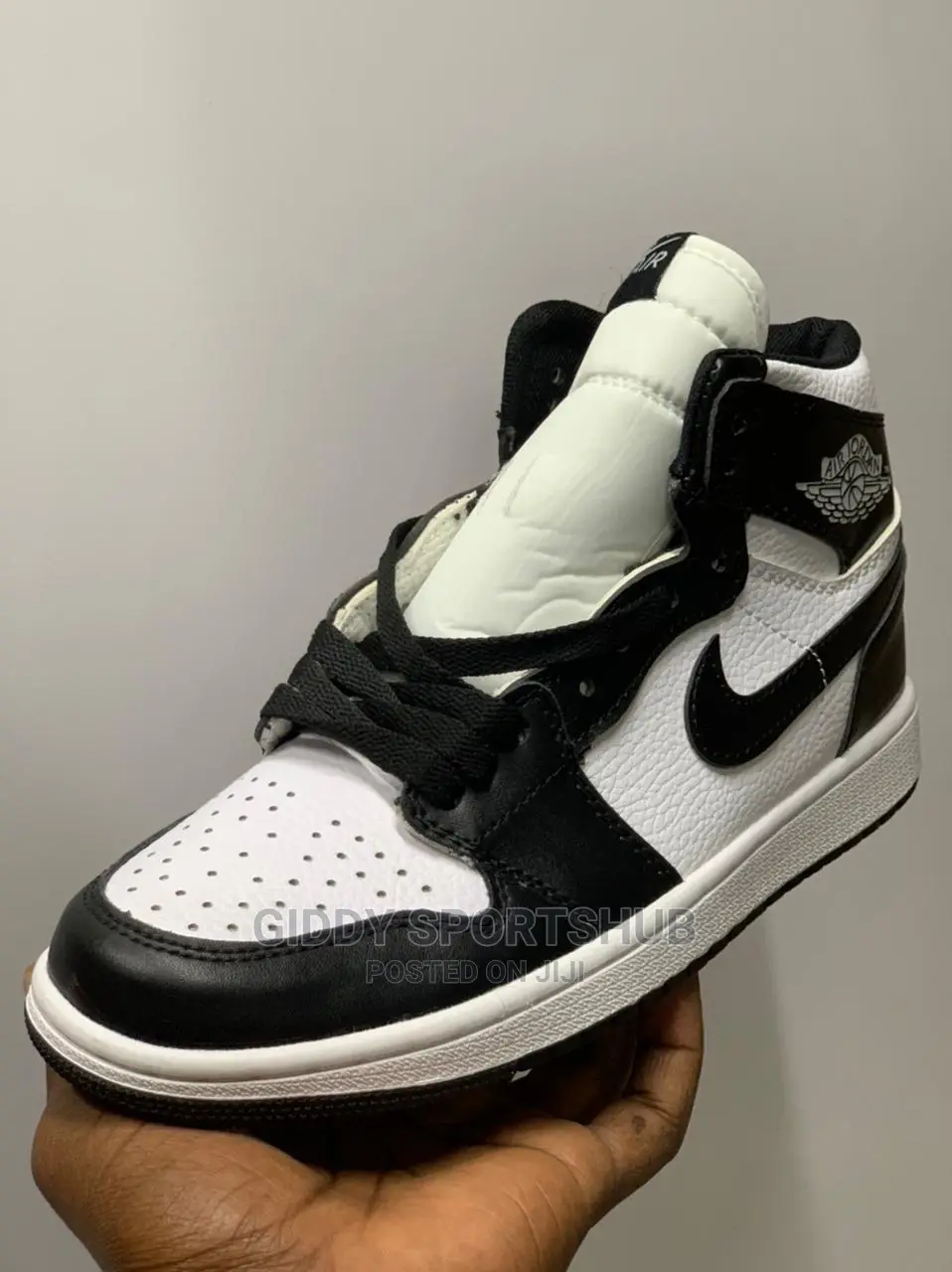 Air Jordan 1 Stocked Now in Various Colours 
Sizes 40——45