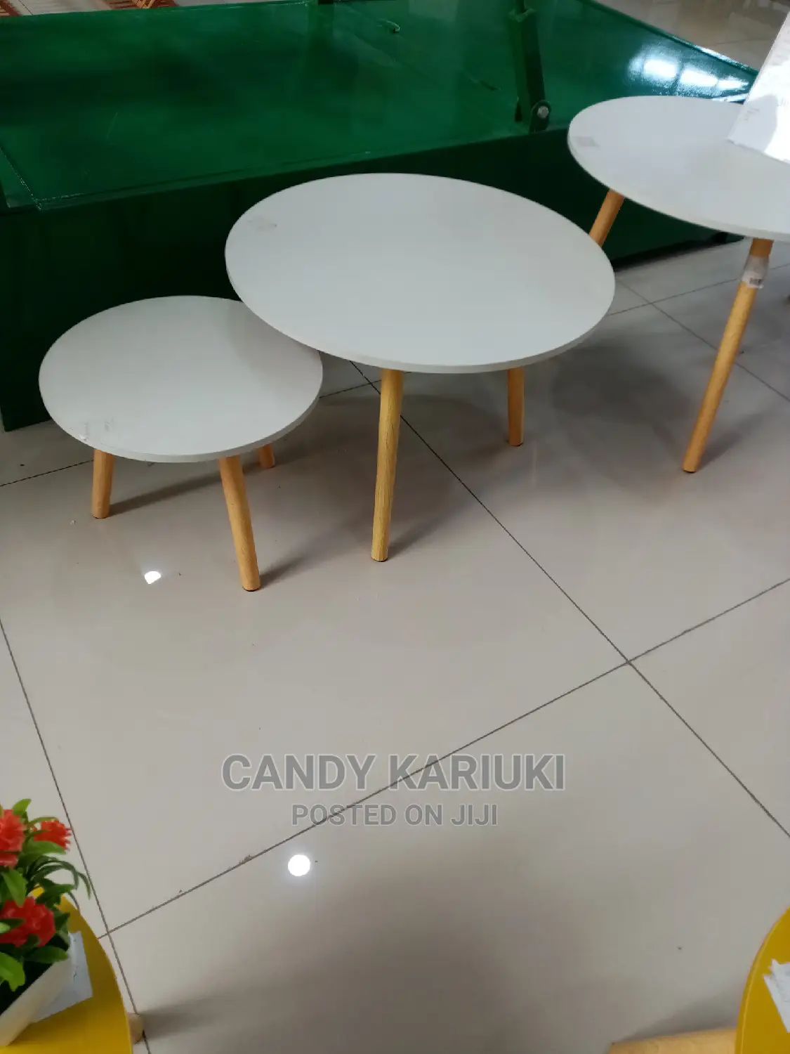 White Aemes Table Set