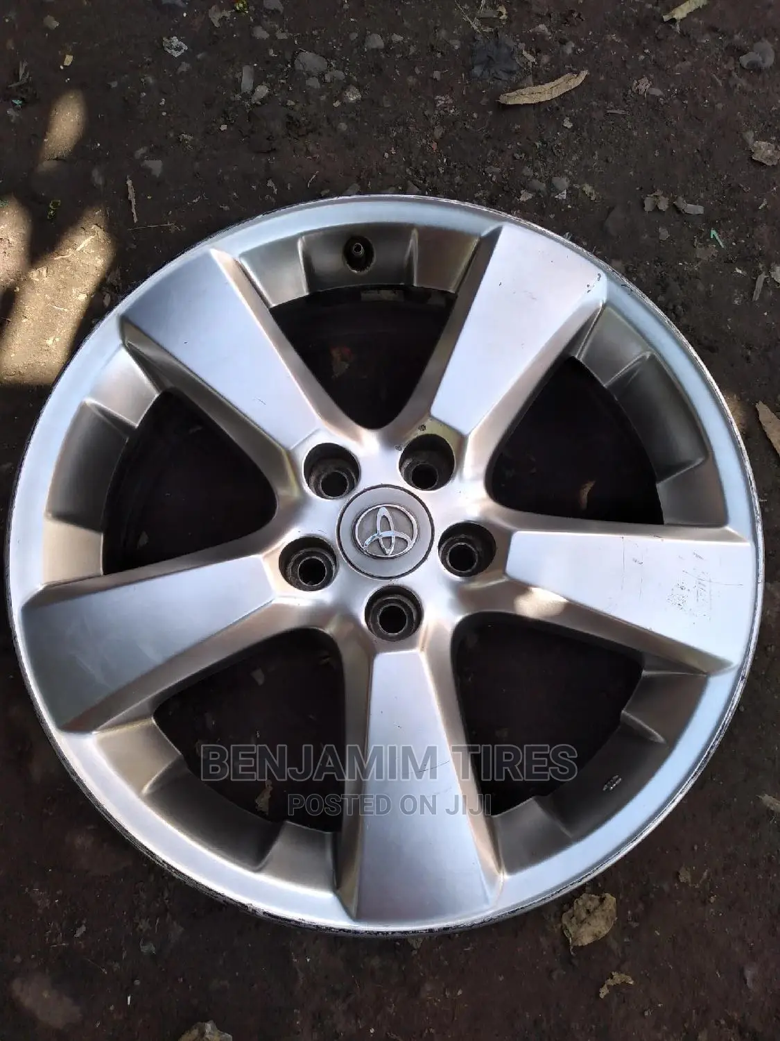 Original Rims Size 18 Inch Set for Toyota Harrier.