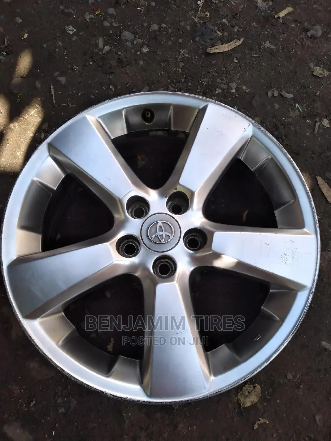 Original Rims Size 18 Inch Set for Toyota Harrier.