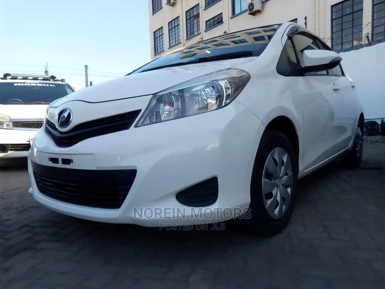 Toyota Vitz 2015 White