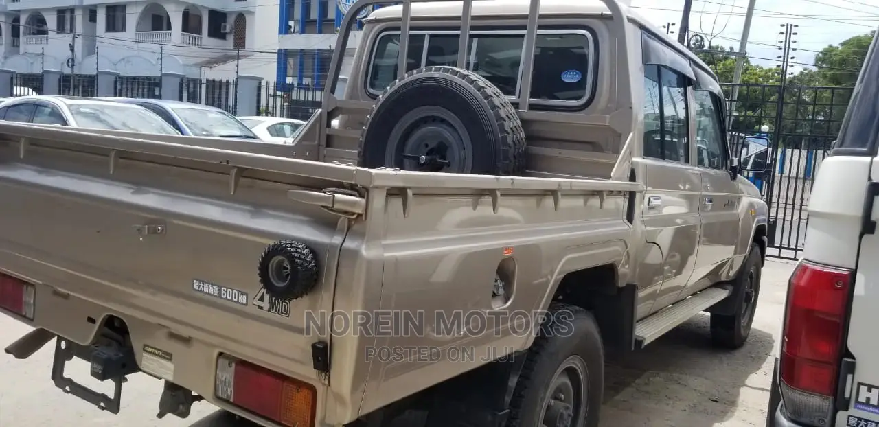 Toyota Land Cruiser 2014 Beige