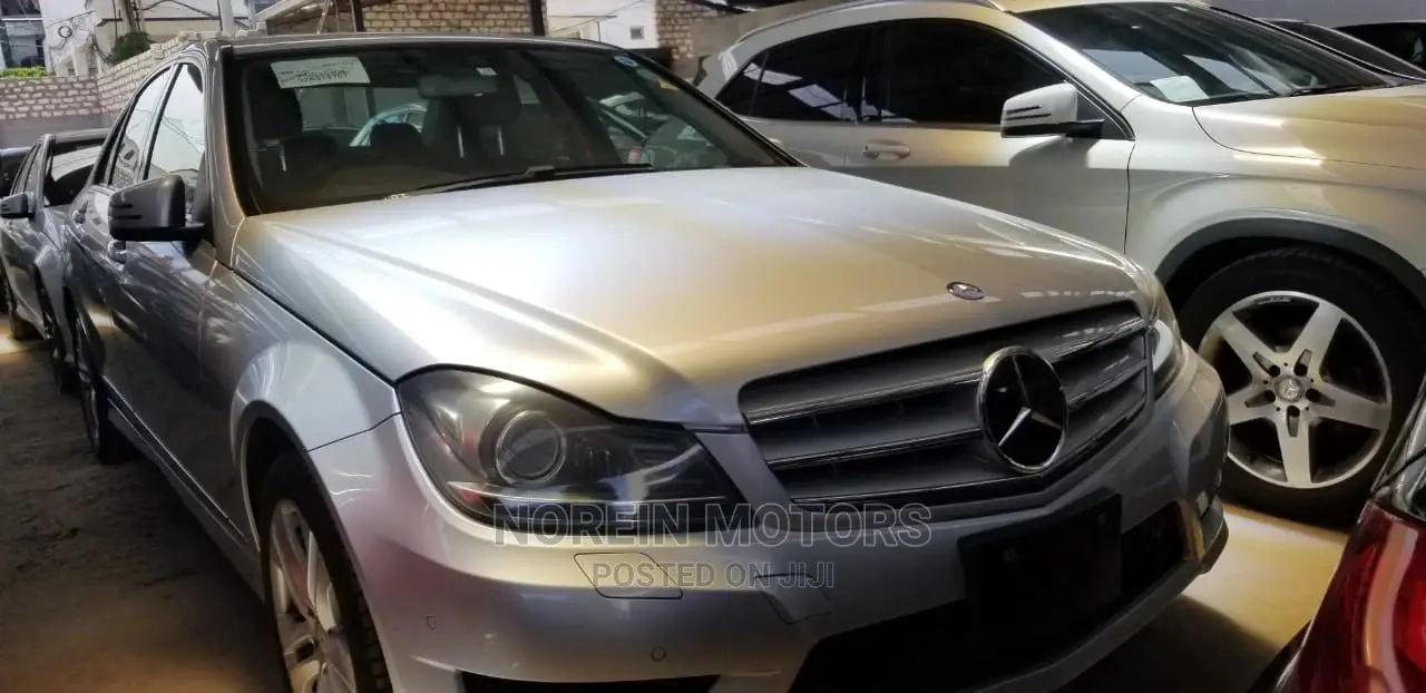 Mercedes-Benz C180 2014 Silver