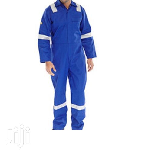 We Make Supply High Quality Reflective Overalls