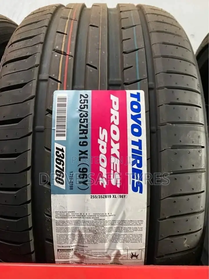 255/35 R19 Toyo Tyre Made in Japan Nylon