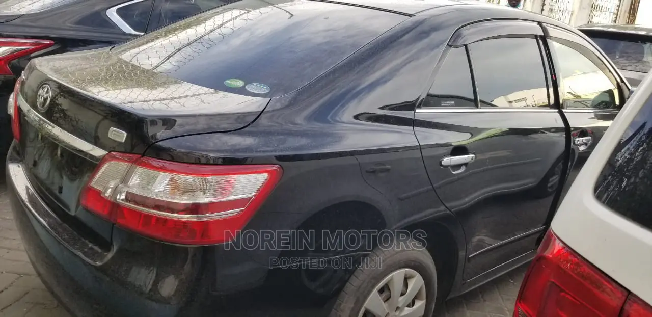 Toyota Premio 2014 Black