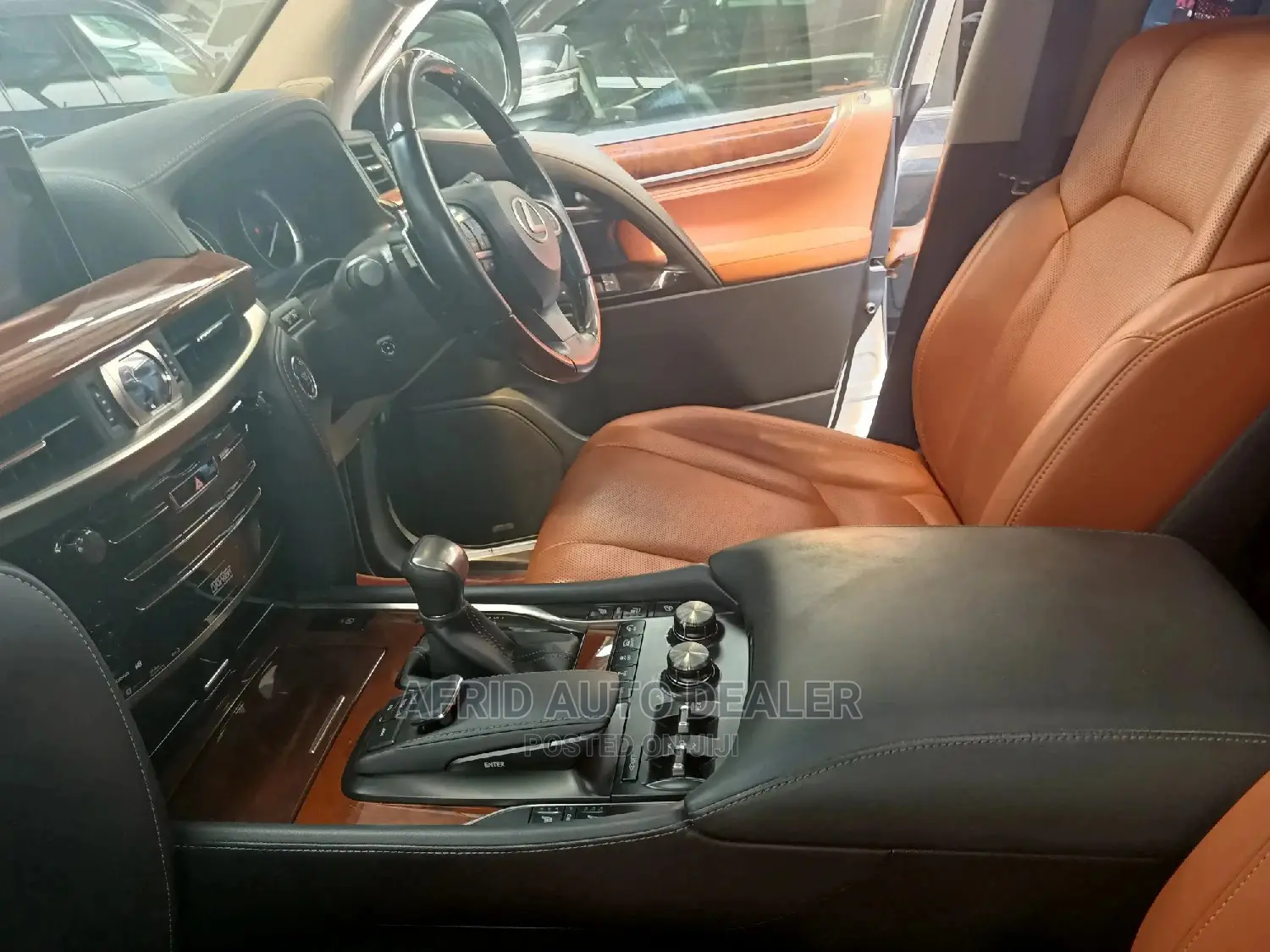 Lexus LX 570 AWD 2016 White