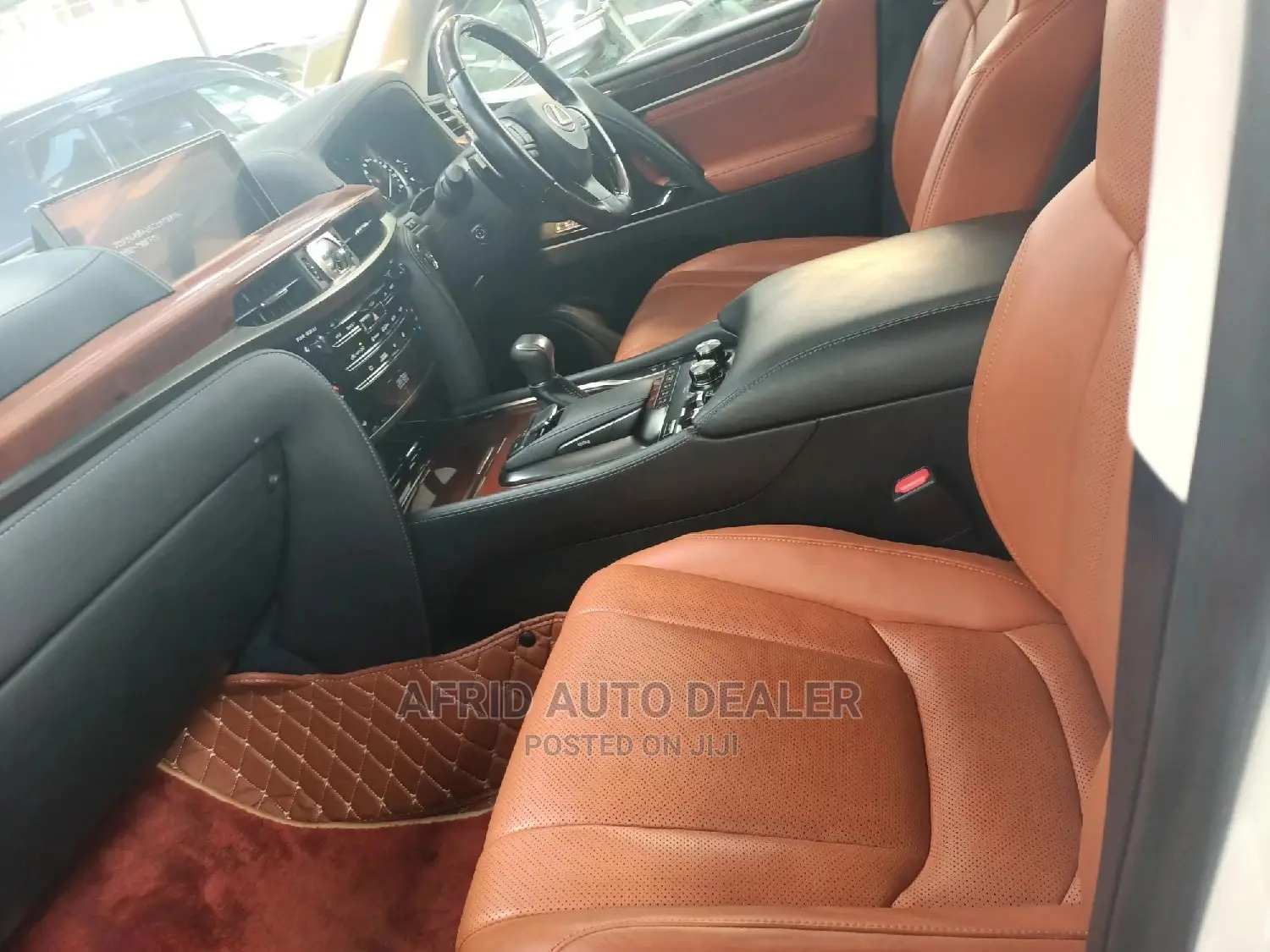 Lexus LX 570 AWD 2016 White