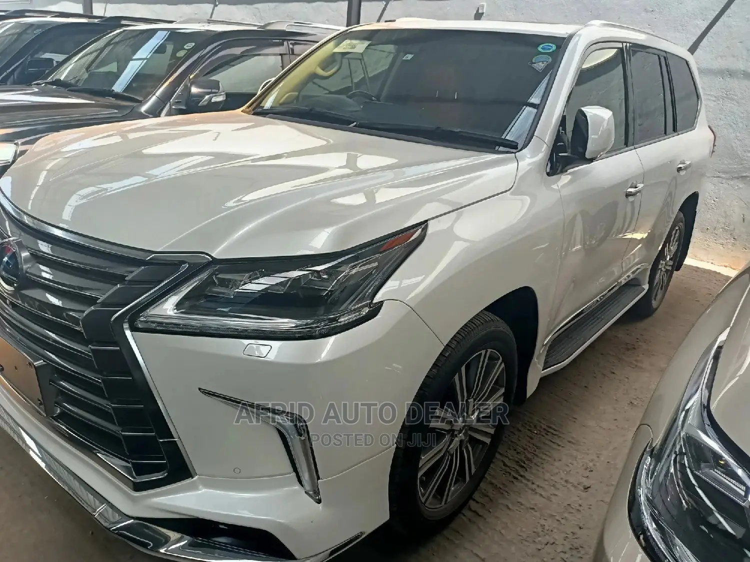 Lexus LX 570 AWD 2016 White