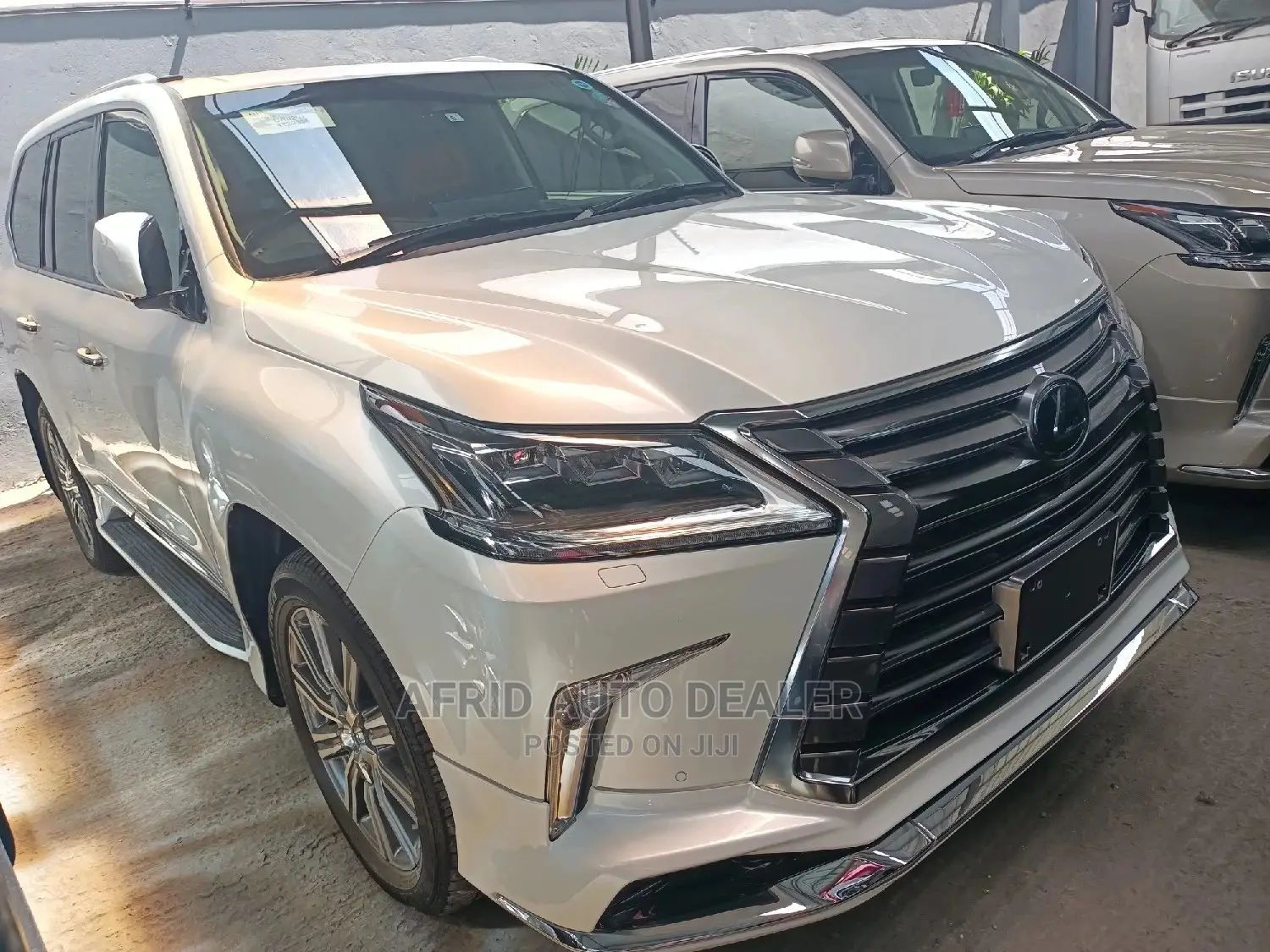 Lexus LX 570 AWD 2016 White
