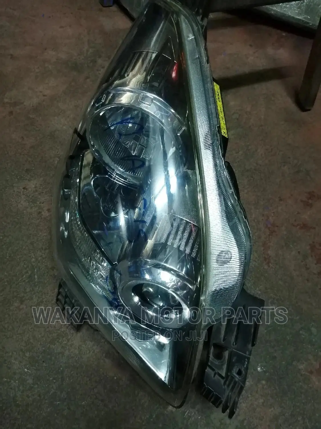 Toyota Ractis 2008/2010 Xenon Headlamp, Ex Japan Parts